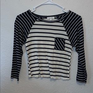 Long sleeve striped cropped shirt.
